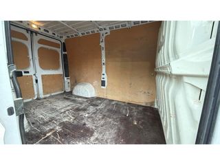 Peugeot Boxer Furgon BlueHDi 140 S&S Pack 335 L2H2 103 kW (140 CV)