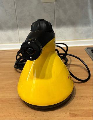 Vaporeta pequeña amarilla