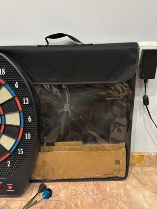 Diana electrónica y dardos