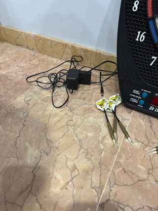 Diana electrónica y dardos