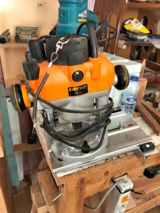 Fresadora industrial CNT 2400W