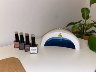 Lámpara LED + 4 Esmaltes Gel Polish Factory