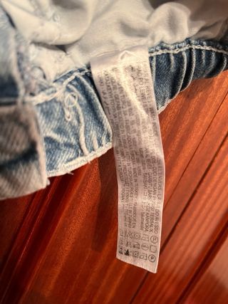 Pantalón vaquero estampado