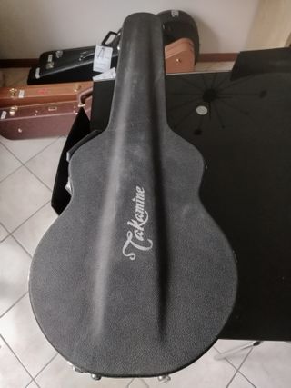 Chitarra Takamine PT 108 con pickup Seymour Duncan