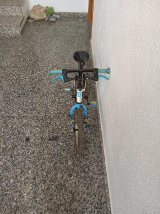 Bicicleta infantil azul