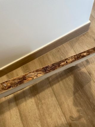 Estantería de madera natural tarugo