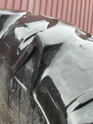 CUBIERTA Y LLANTA ESTRECHA TRACTOR 300/90R52