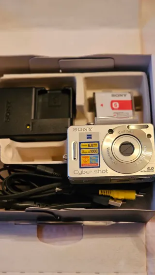 Cámara Sony Cyber-shot 6.0 MP