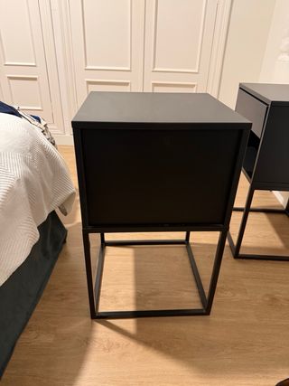 Mesita de noche Ikea negra