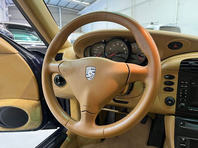 PORSCHE 911 CARRERA 4 COUPE MANUAL NACIONAL