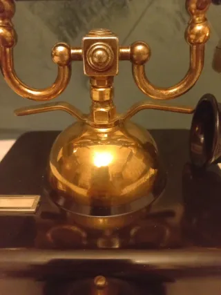 Teléfono Elasa Negro y Dorado Vintage