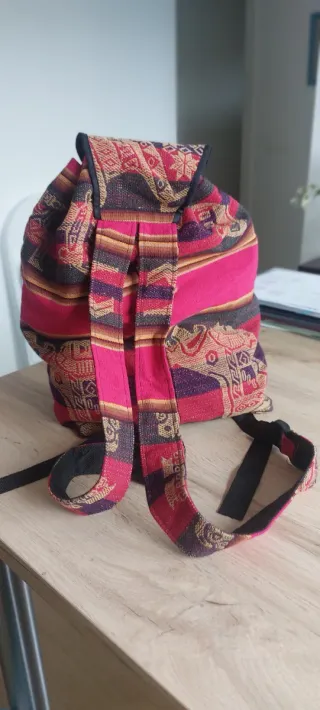 Mochila de tela estampada tipo saco