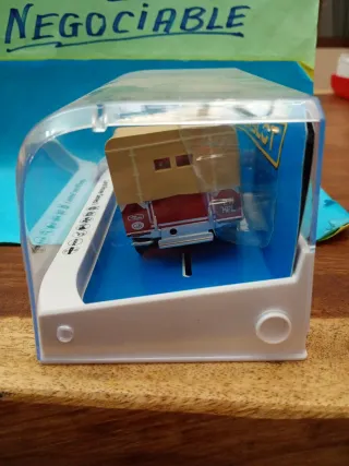 Scalextric Superslot Land Rover Series 1 poppy Red