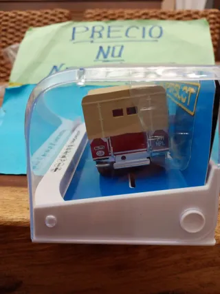 Scalextric Superslot Land Rover Series 1 poppy Red