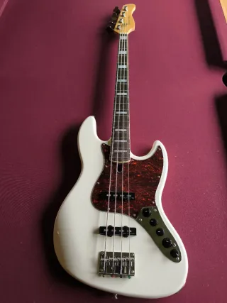 Bajo Marcus Miller V7-4 ALDER 2ND GEN AWH