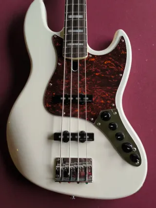 Bajo Marcus Miller V7-4 ALDER 2ND GEN AWH