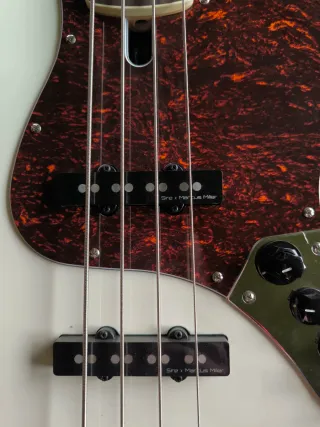 Bajo Marcus Miller V7-4 ALDER 2ND GEN AWH