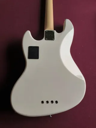 Bajo Marcus Miller V7-4 ALDER 2ND GEN AWH