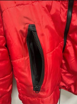 Chaqueta Puma Roja con Cremallera Negra