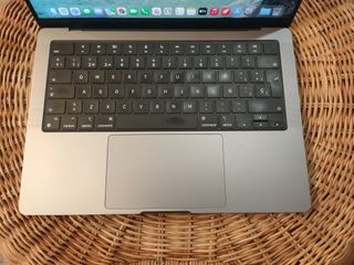 MACBOOK PRO M1 14'' 32 GB RAM PRACTICAMENTE NUEVO