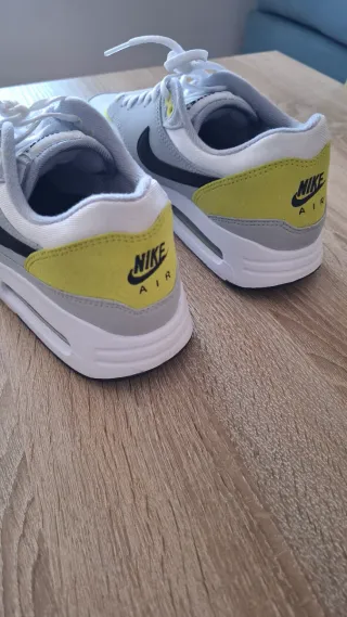 Nike Air Max Gris y Verde