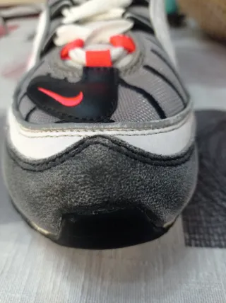 Zapatillas Nike Air Max grises y blancas