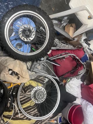 Derbi Senda R doy dos chasis y piezas de serie