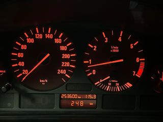 BMW SERIE 5 530i E39 MANUAL - M54b30