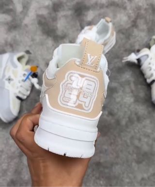 Zapatillas Louis Vuitton Beige y Blancas
