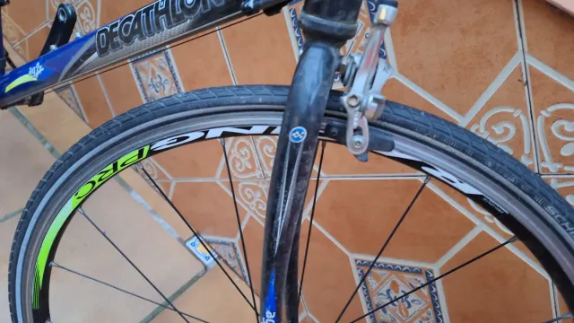 Bicicleta de carretera Decathlon azul