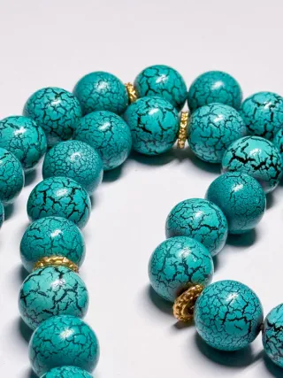 Collana girocollo con grani turchesi