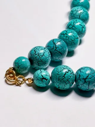 Collana girocollo con grani turchesi