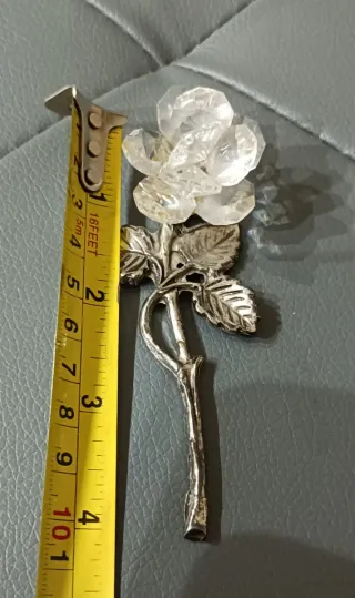 Fiore vintage in metallo argentato e cristallo