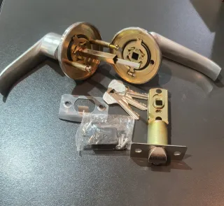 Cerradura de puerta con llaves