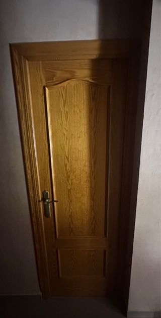 Puerta madera interior