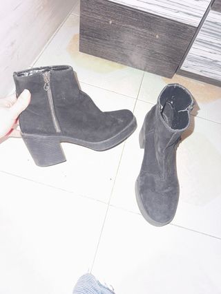 Botines de tacón ancho negros