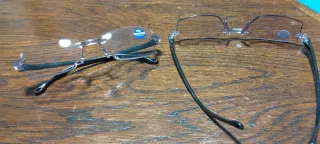 2 Gafas TR90    autoajustable cerca, lejos 0'5 a 5