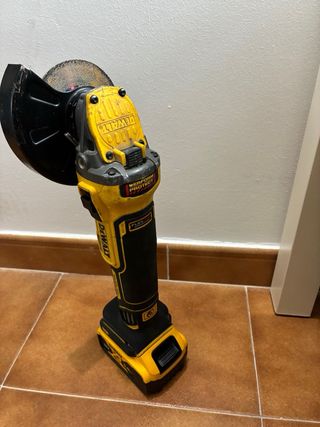 Amoladora Dewalt DCG409