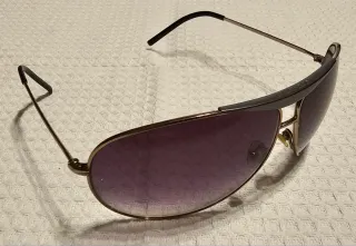 Gafas de sol Giorgio Armani doradas y moradas