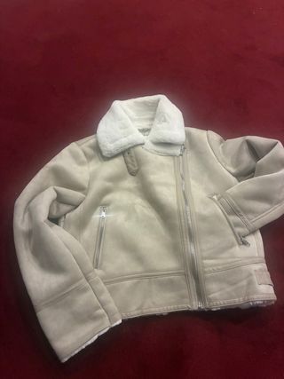 Cazadora Zara Beige con Borrego interior