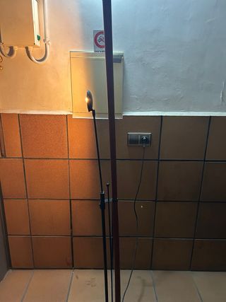 Lámpara de pie moderna metal y plástico