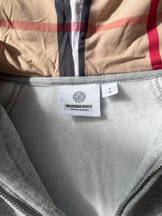 Sudadera Burberry gris con cremallera