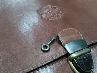 Maletín cuero hecho a mano con llave