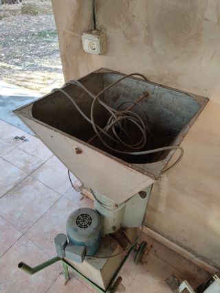 Máquina peladora de almendras