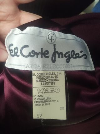 Elegante abrigo morado El Corte Inglés