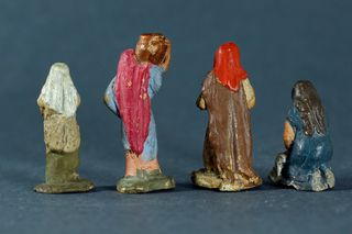 4 ANTIGUAS FIGURAS EN BARRO PARA BELÉN.4,5 CM.ALT.