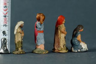 4 ANTIGUAS FIGURAS EN BARRO PARA BELÉN.4,5 CM.ALT.
