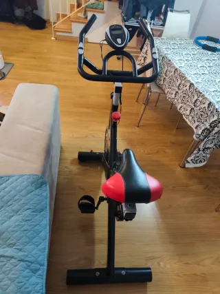 Bicicleta Spinning Negra y Roja