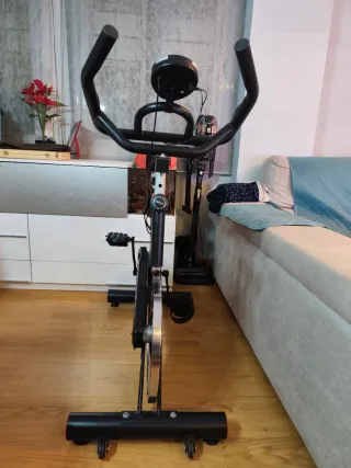 Bicicleta Spinning Negra y Roja