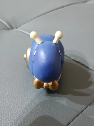 Statuina Lumaca blu stilizzata in ceramica